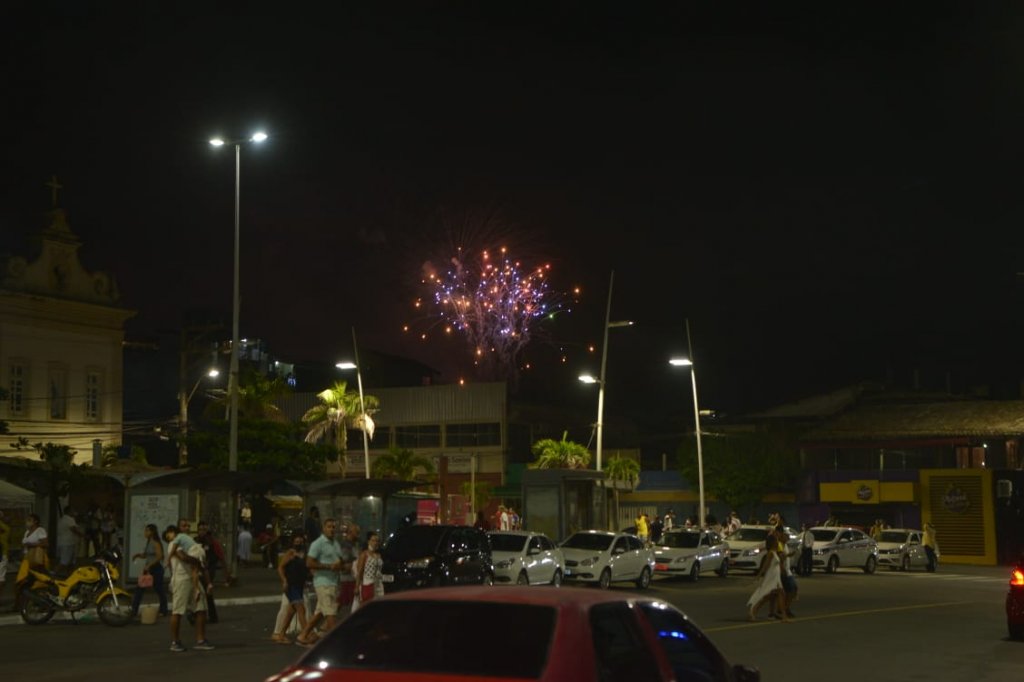 fogos reveillon itapua